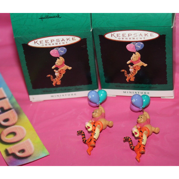 Hallmark Keepsake Miniature 2 Winnie The Pooh And Tigger 1996 Holiday Ornament - Picture 1 of 2